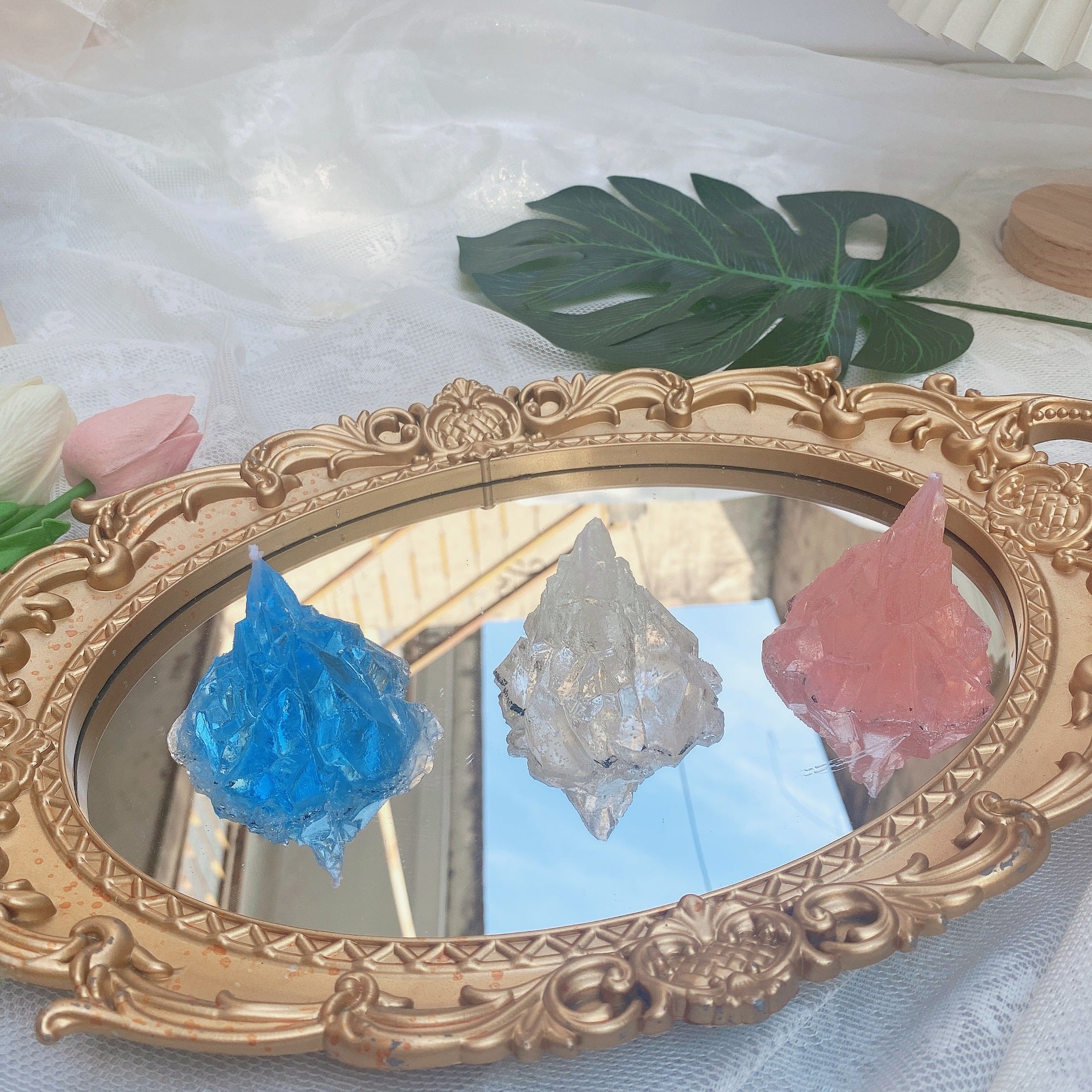 RenFan aromatherapy candle ornaments featuring decorative 香薰 candles with intricate designs, perfect for home relaxation.