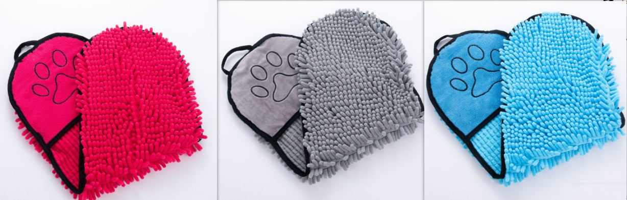 Microfiber pet bath towel for dogs and cats, super absorbent and quick-drying Jingqian pet grooming towel.