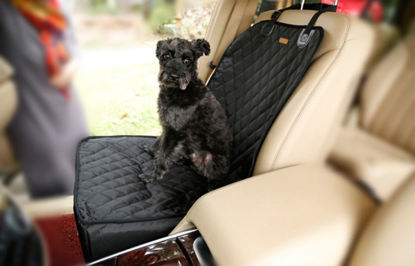 Aiqi waterproof pet seat thickening pad in car, providing comfortable, non-slip surface for pets during travel.