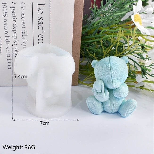 Silicone mold for handmade bear aromatherapy candle ornaments, ideal for DIY scented candles by Aiqi.