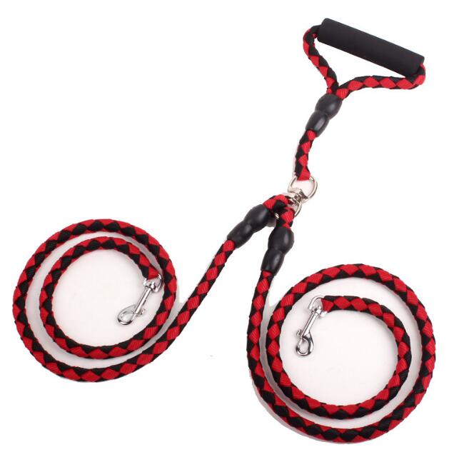 Double-ended dog traction rope with collars, Jingqian pet supplies, suitable for walking and controlling pets easily.