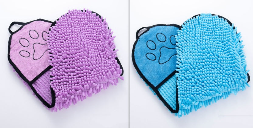 Microfiber pet bath towel for dogs and cats, super absorbent and quick-drying pet towel by Jingqian, ideal for drying pets after baths.