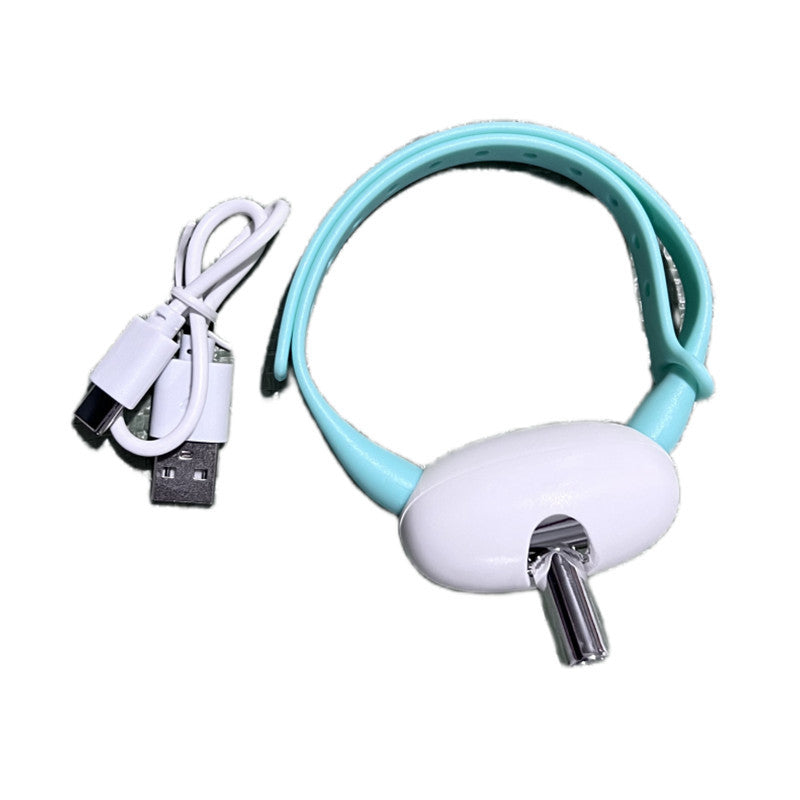 Aiqi automatic cat toy collar with laser teasing device, USB charging, interactive kitten toy for playful pet training.