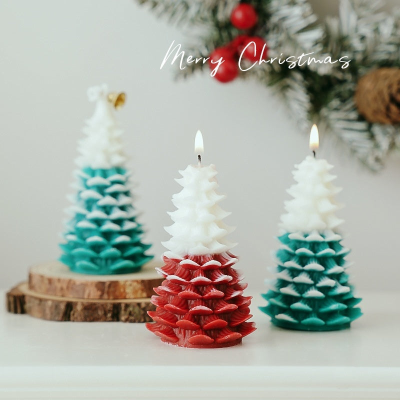 Aiqi handmade Christmas aromatherapy candle with festive ornaments and fragrant fragrance, perfect for gift-giving and holiday decor.