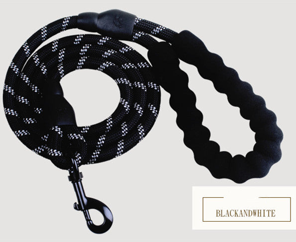 Aiqi reflective nylon dog leash with padded handle for small to large dogs, ideal for walking and training.