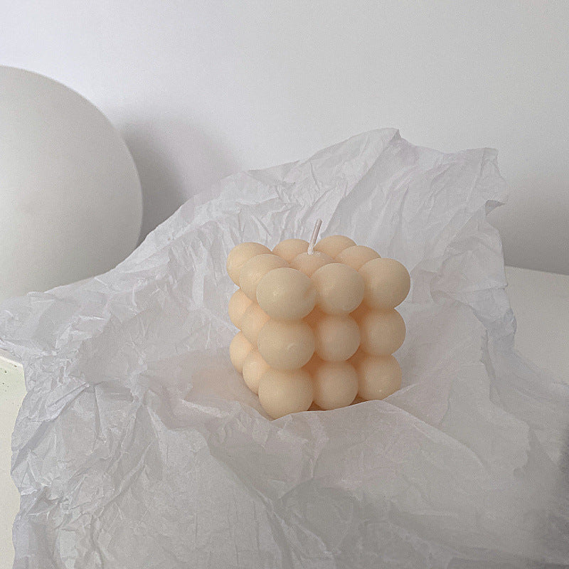 RenFan fruit-shaped aromatherapy candle ornament, simple and decorative home fragrance accessory with a natural fruit design.