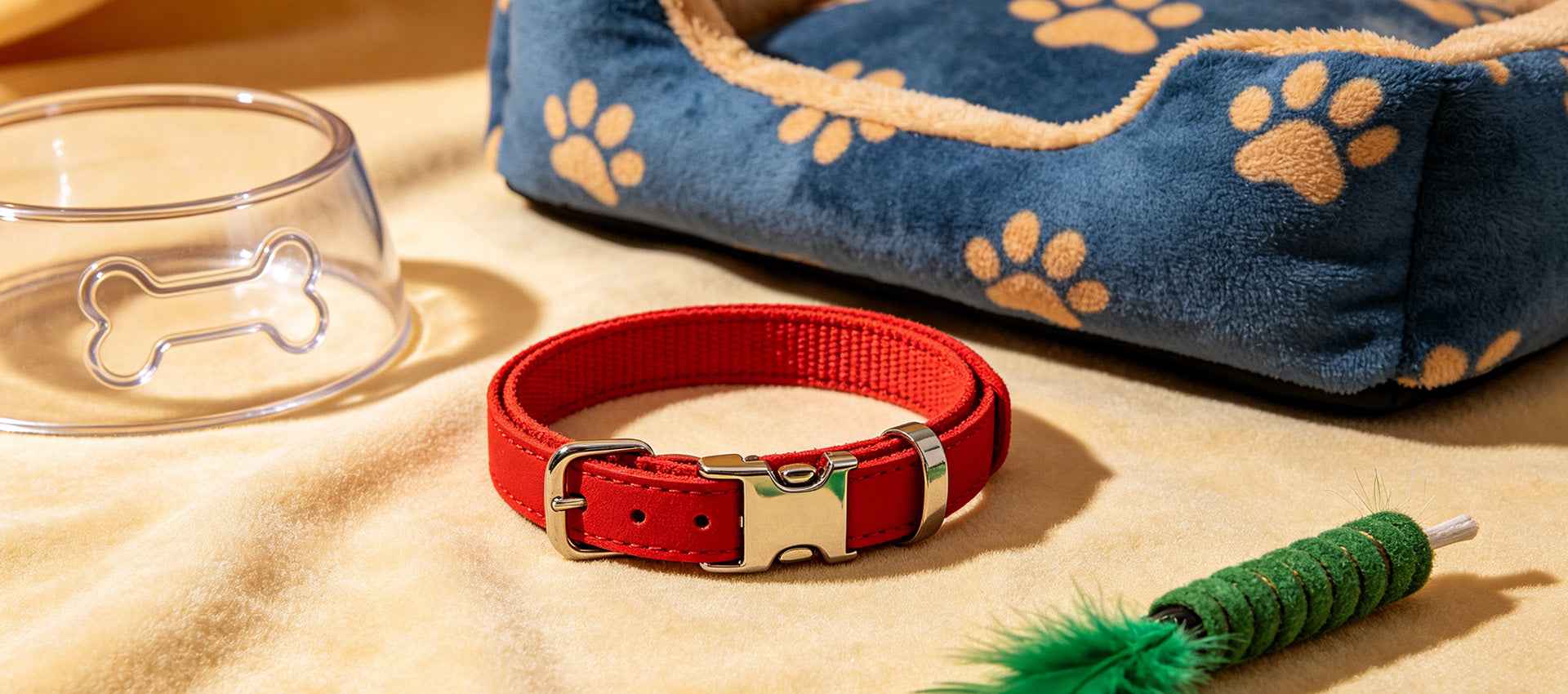 Mobile banner featuring practical pet essentials for everyday home life.
